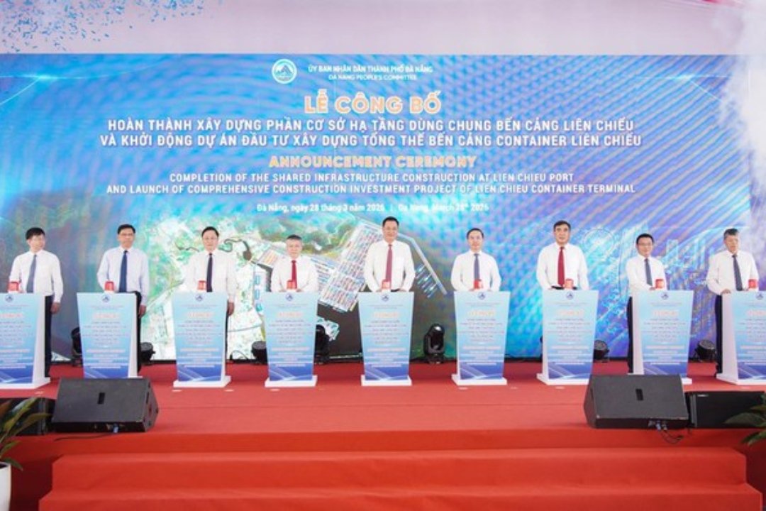 Lien chieu container port